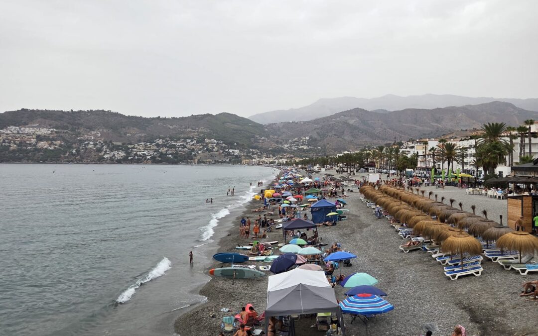 El PSOE propone mantener el servicio de vigilancia y socorrismo en las playas de Almuñécar y La Herradura desde el 15 de junio hasta finales de septiembre
